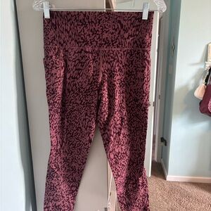 Athleta Burgundy Mauve Print Leggings